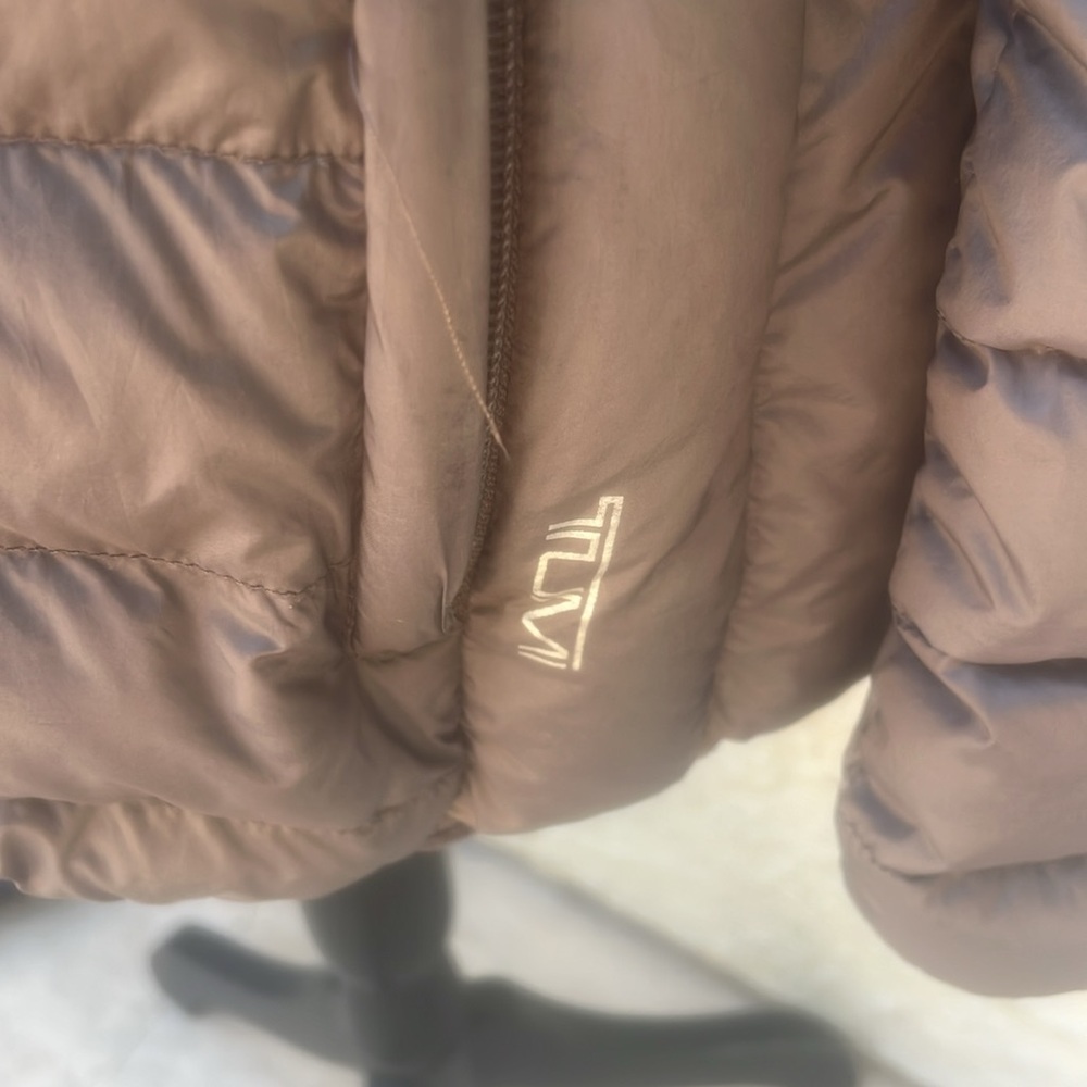 TUMI Women's Clairmont Pax Hooded Travel Pillow Jacket Brown Taupe Size L - Picture 9 of 13